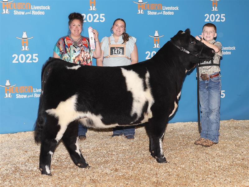 Wave 2 for our Hallsville FFA Cattle Show Team @ the Houston Livestock Show: Shane Killeen showed his Chianina, Domino, and they placed 4th in Class Kyndal McRae showed a Bred and owned Chianina, Denim Diamond, and they placed 5th in class. Savannah